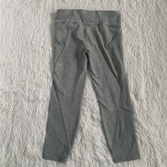 Ivivva Gray Fold On Tight Crop Leggings•Size 8 - Picture 4 of 5